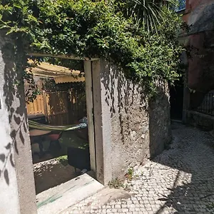 Tiny Smart Home, Private Garden & Outside Jacuzzi. Center Sintra! Sintra